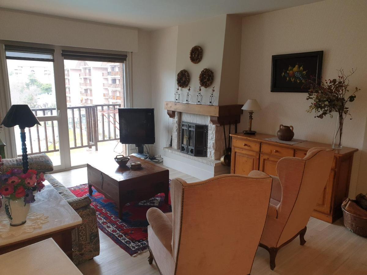 Apartamento Los Valles Jaca Exterior photo